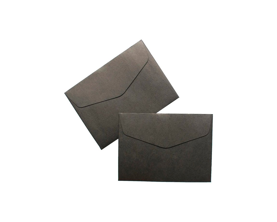 SOBRE TARJETA PEQUE 70x100 90 GS x 25 U. NEGRO